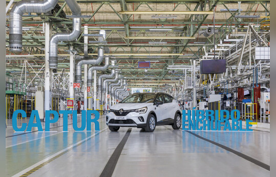 Captur E-TECH, el primer híbrido enchufable de Renault