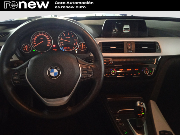 BMW Serie 3 318 d foto 12