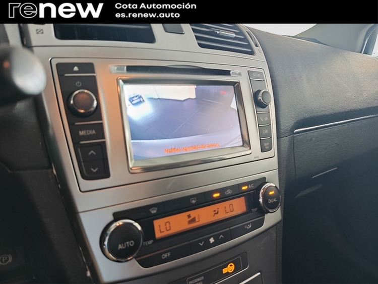 Toyota Avensis Advance foto 17