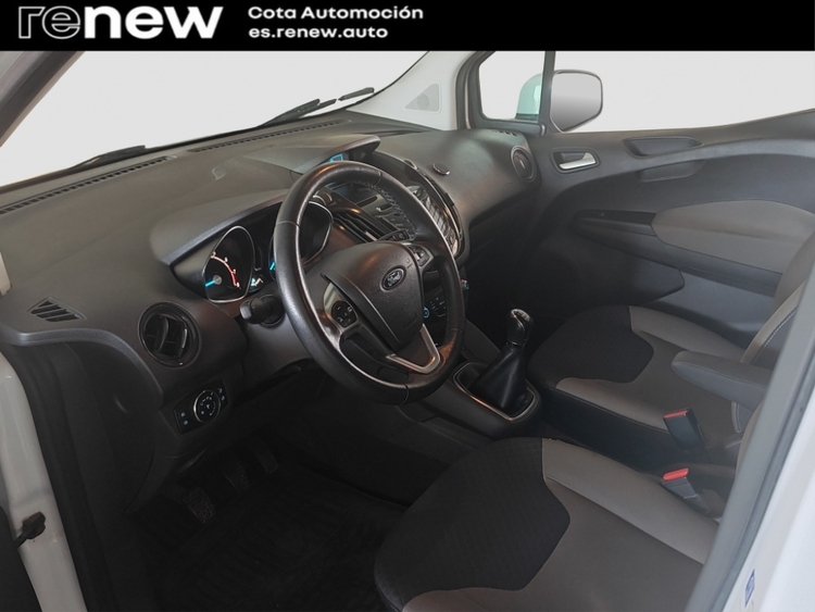 Ford Tourneo Courier Titanium foto 9